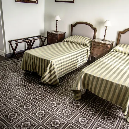 לינה וארוחת בוקר Palazzo Benso פלרמו