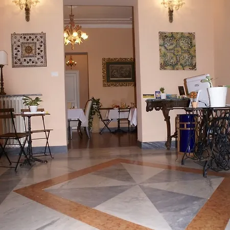 לינה וארוחת בוקר Palazzo Benso 4*