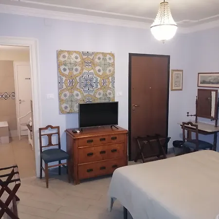 Palazzo Benso Bed & Breakfast 4*