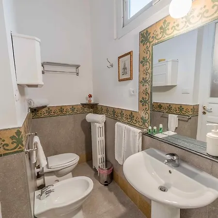 Bed & Breakfast Palazzo Benso 4*