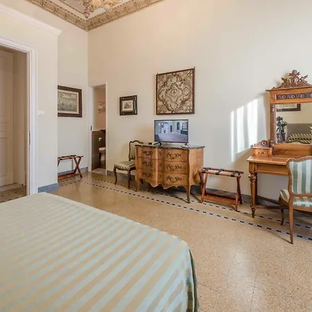 Palazzo Benso לינה וארוחת בוקר 3*